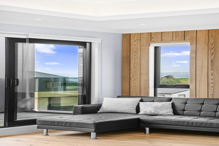 Photo of property in 49 Kumukumu Road, Long Bay, Auckland, 0630