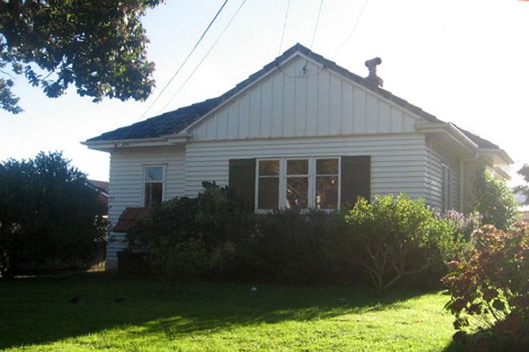 Photo of property in 1/75 Trafalgar Street, Waterloo, Lower Hutt, 5011