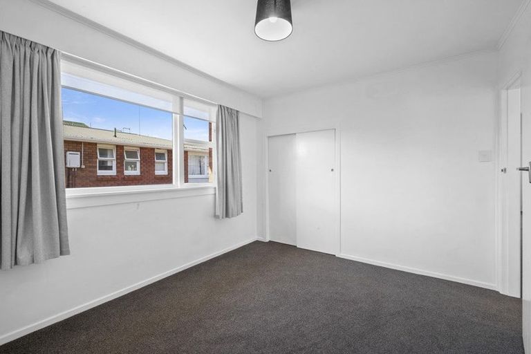Photo of property in 1/306 Devon Street West, New Plymouth, 4310