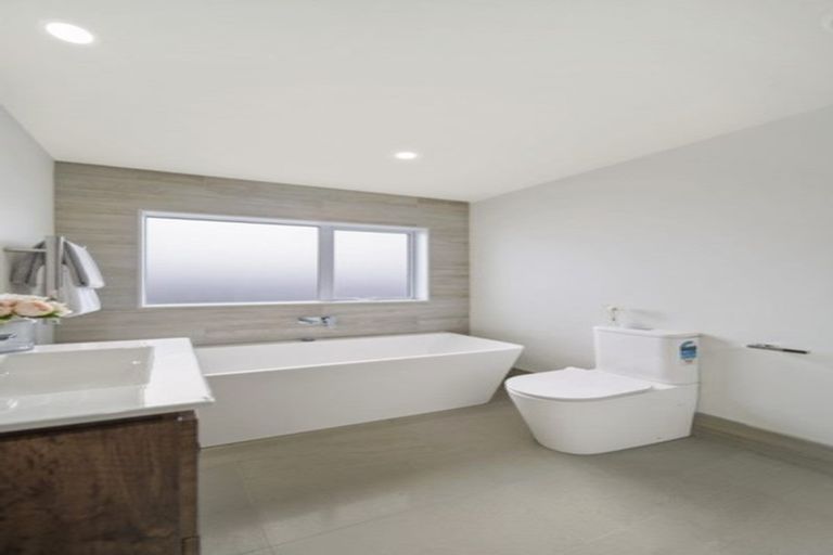 Photo of property in 22 Nola Dawn Avenue, Papakura, 2110