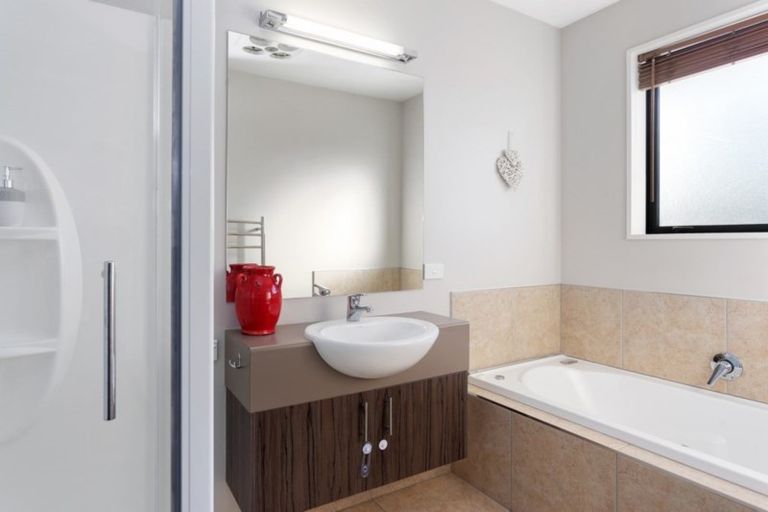 Photo of property in 1 Hawthorn Mews, Rangiora, 7400