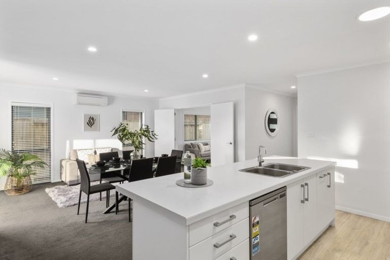 Photo of property in 48 Marion Crescent, Papamoa Beach, Papamoa, 3118