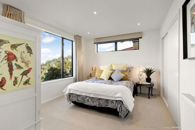 Photo of property in 12 Satchell Way, Kaiwharawhara, Wellington, 6035