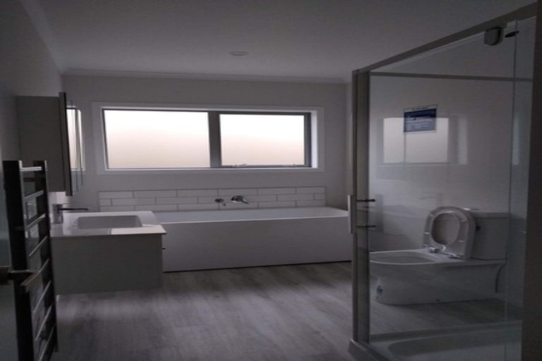 Photo of property in 18 Schooner Drive, Whitby, Porirua, 5024