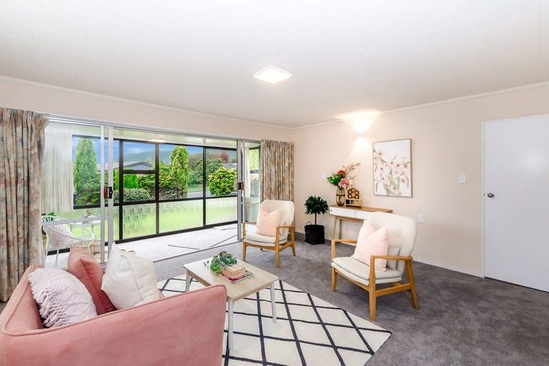 Photo of property in 19a Rewarewa Crescent, Waikanae, 5036