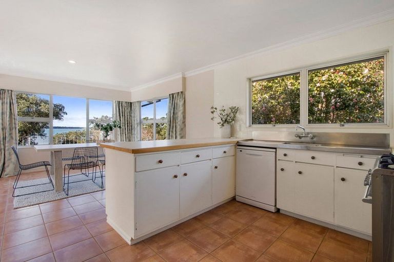 Photo of property in 22 Giles Way, Tanners Point, Katikati, 3177