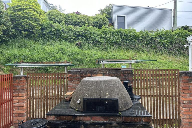 Photo of property in 36 The Parade, Island Bay, Wellington, 6023