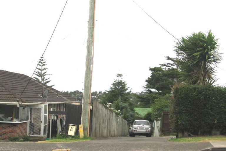 Photo of property in 2/97 Birkdale Road, Birkdale, Auckland, 0626