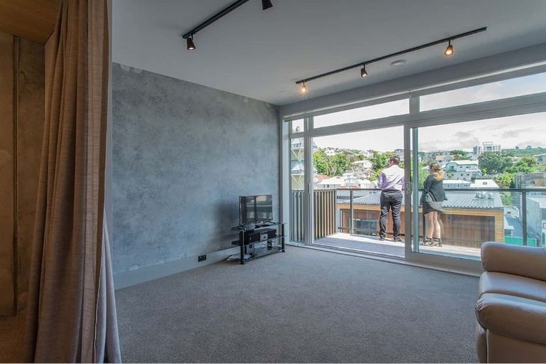 Photo of property in Vedado Apartments, 308/41u Hopper Street, Mount Cook, Wellington, 6011