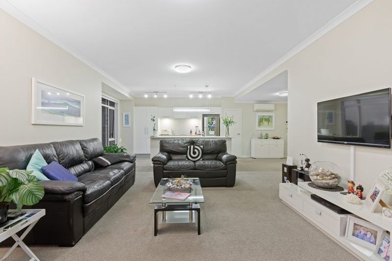 Photo of property in 76 Landmark Terrace, Orewa, 0931
