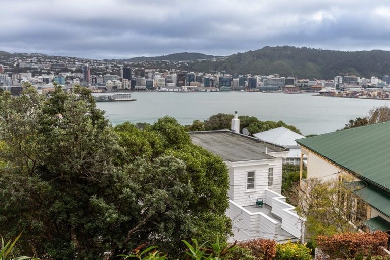 Photo of property in 29a Grass Street, Roseneath, Wellington, 6011