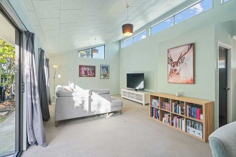 Photo of property in 10 Awatea Road, Hornby, Christchurch, 8042