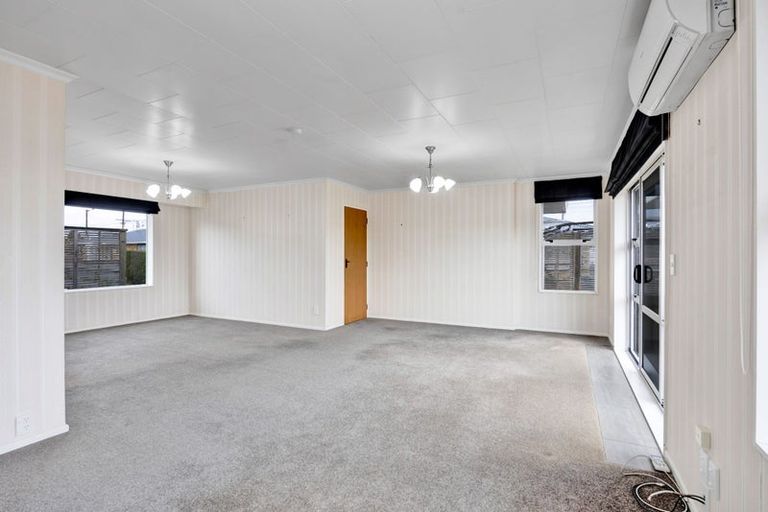 Photo of property in 6 Manse Street, Hawera, 4610