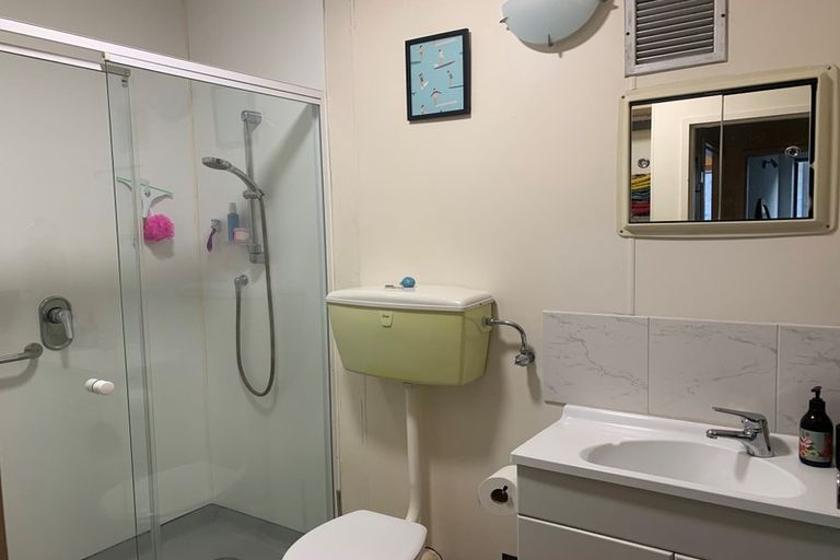 Photo of property in Hobson Court Flats, 42/70u Hobson Street, Thorndon, Wellington, 6011