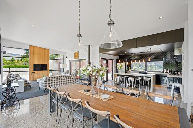 Photo of property in 6 Wineberry Lane, Wanaka, 9305