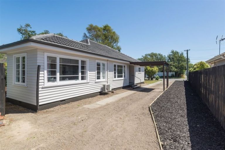 Photo of property in 240 Weston Road, Mairehau, Christchurch, 8052