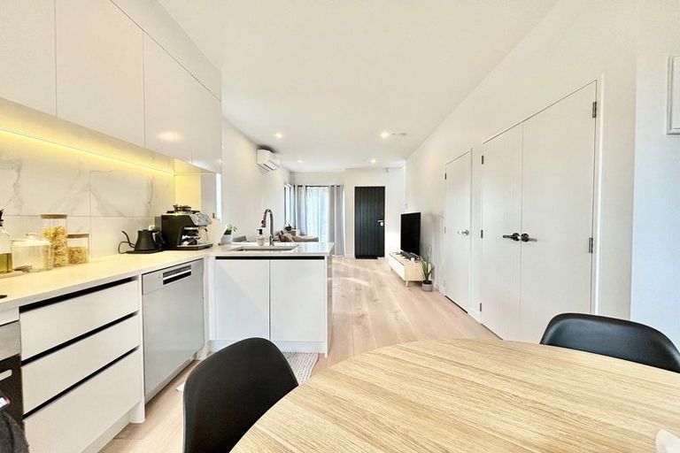 Photo of property in 3/28 Smythe Road, Henderson, Auckland, 0612