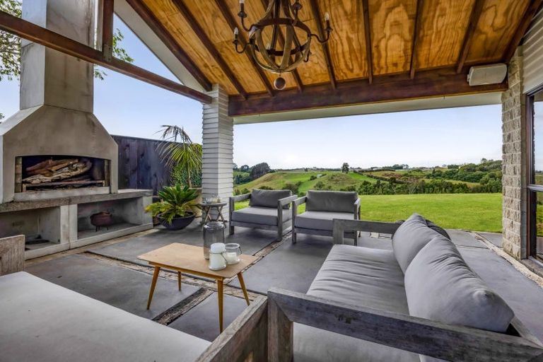 Photo of property in 515 Carrington Road, Hurworth, New Plymouth, 4371