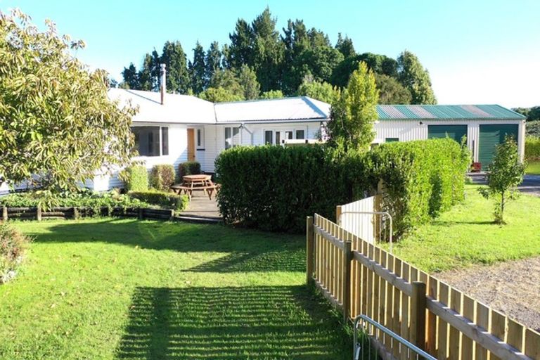 Photo of property in 165 No 2 Road, Te Puke, 3182