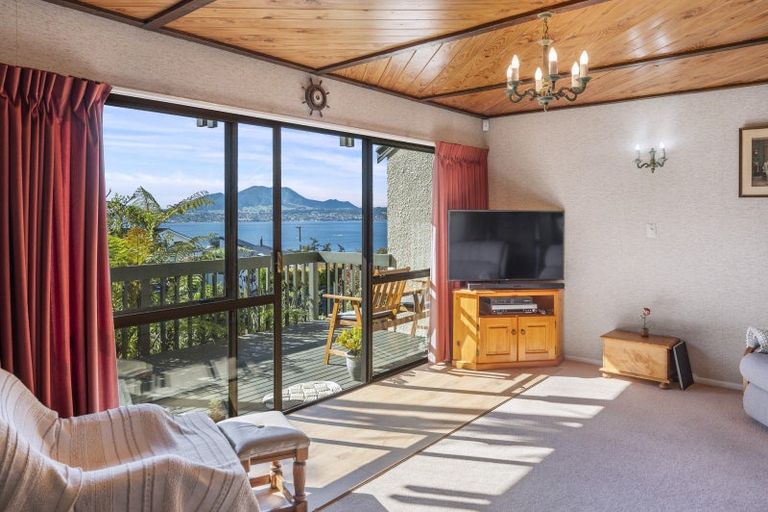 Photo of property in 7 Brunette Drive, Acacia Bay, Taupo, 3330