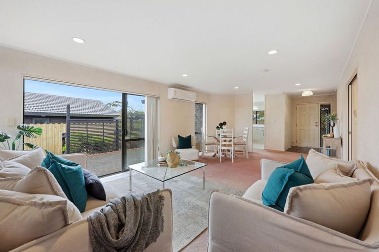 Photo of property in 76 Burswood Drive, Burswood, Auckland, 2013