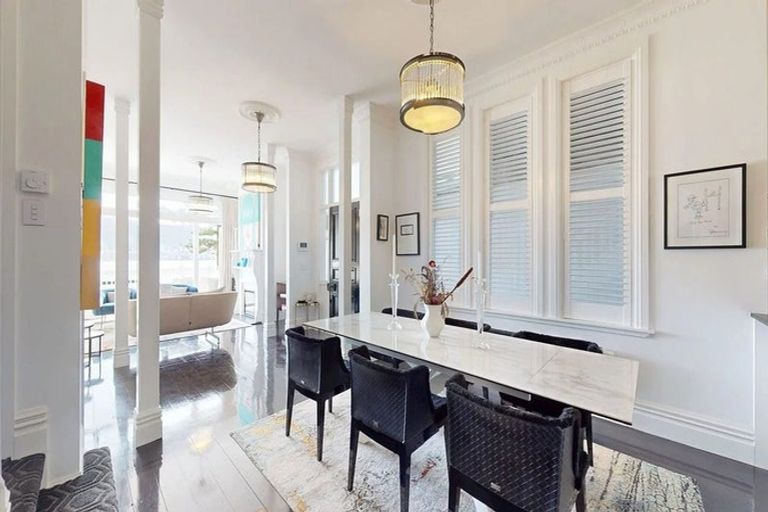 Photo of property in 322 Oriental Parade, Oriental Bay, Wellington, 6011
