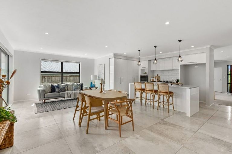 Photo of property in 30 Tyler Davies Drive, Red Beach, 0932