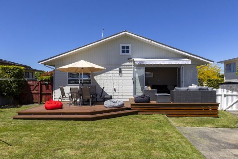 Photo of property in 16 Glengarry Place, Hilltop, Taupo, 3330