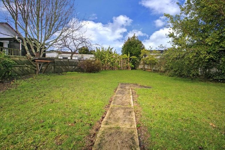 Photo of property in 13 Santiago Crescent, Unsworth Heights, Auckland, 0632