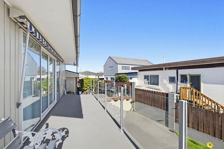 Photo of property in 51 Bucknell Street, Sockburn, Christchurch, 8042