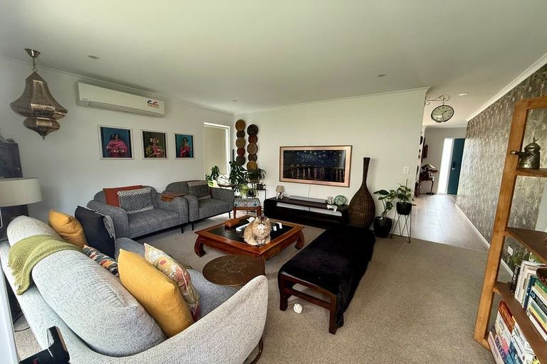 Photo of property in 20 Ambar Ridge Avenue, Massey, Auckland, 0614