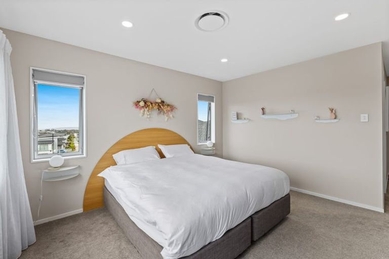 Photo of property in 60 Godfrey Drive, Orewa, 0931