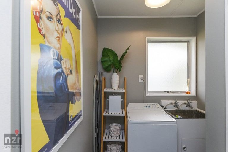 Photo of property in 16 Sandstrom Grove, Feilding, 4702