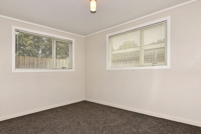 Photo of property in 25 Graham Avenue, Te Atatu Peninsula, Auckland, 0610