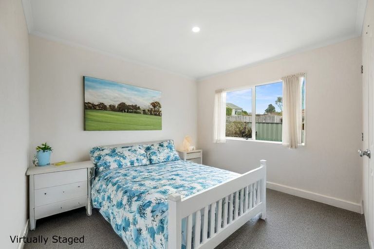 Photo of property in 6 Cabeleigh Drive, Helensville, 0800