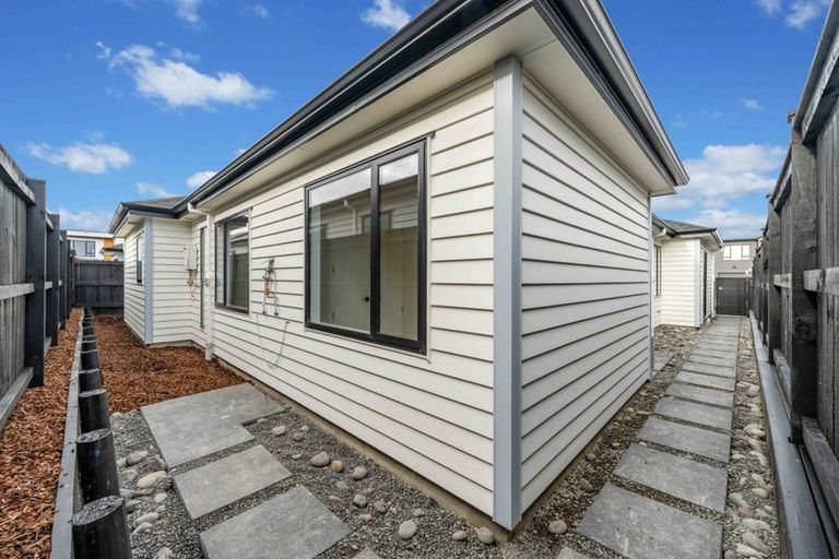 Photo of property in 29 Cara Avenue, Kumeu, 0810