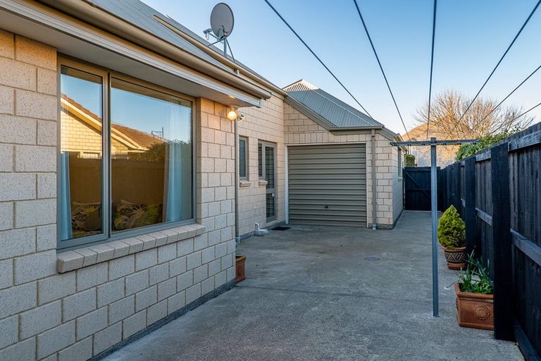Photo of property in 4 Dinglebay Place, Casebrook, Christchurch, 8051