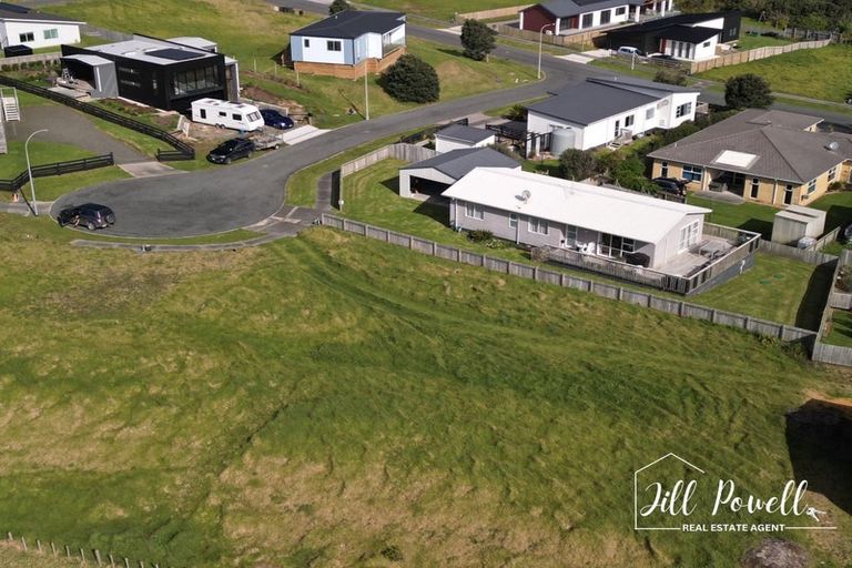 Photo of property in 7 Snapper Street, Baylys Beach, 0377