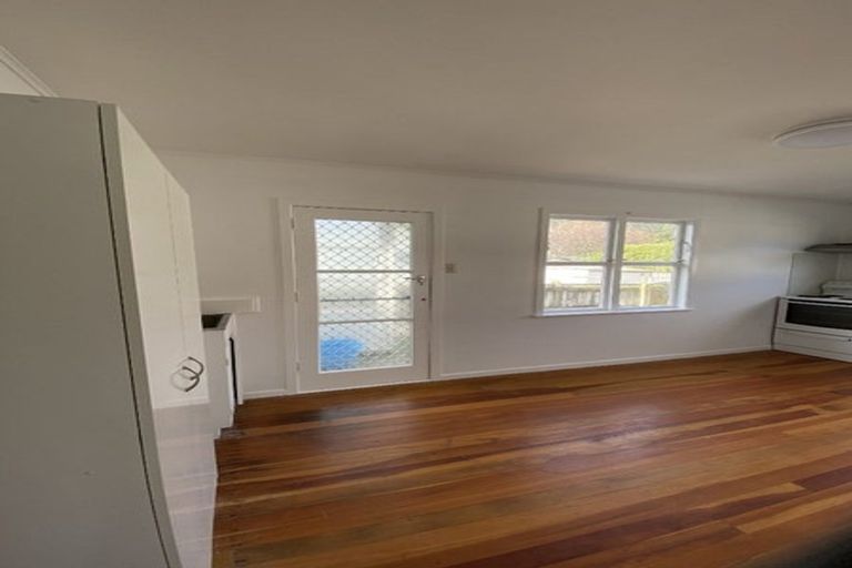 Photo of property in 98c Waiwhetu Road, Waterloo, Lower Hutt, 5011