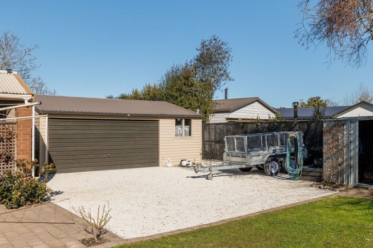 Photo of property in 37 Chinnerys Road, Woodend, 7610