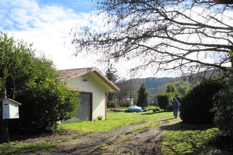 Photo of property in 14 Glassons Lane, Blackball, 7804