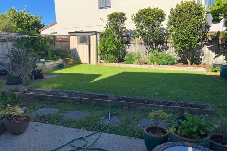 Photo of property in 58 Provence Esplanade, Te Atatu Peninsula, Auckland, 0610