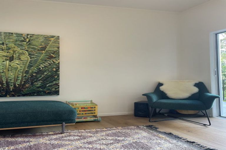 Photo of property in 60 Kauri Point Road, Laingholm, Auckland, 0604