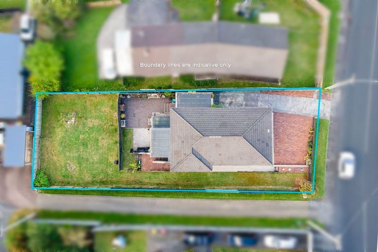 Photo of property in 12 Helena Street, Massey, Auckland, 0614