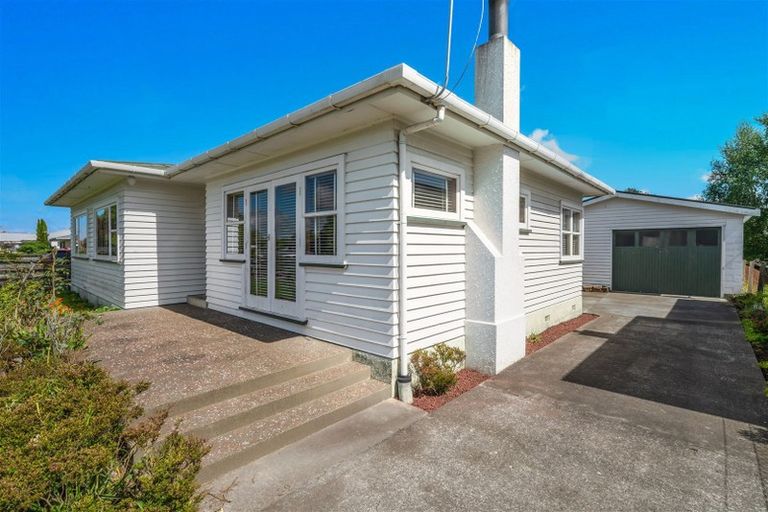Photo of property in 11 Milton Street, Roslyn, Palmerston North, 4414