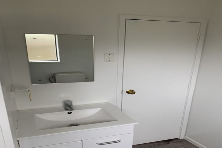 Photo of property in 108 Portage Road, New Lynn, Auckland, 0600