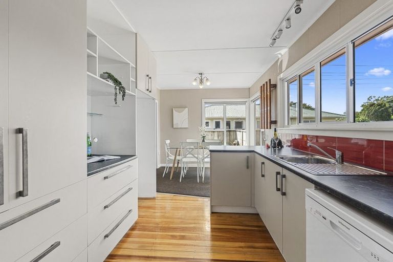 Photo of property in 311 Frankley Road, Ferndale, New Plymouth, 4310