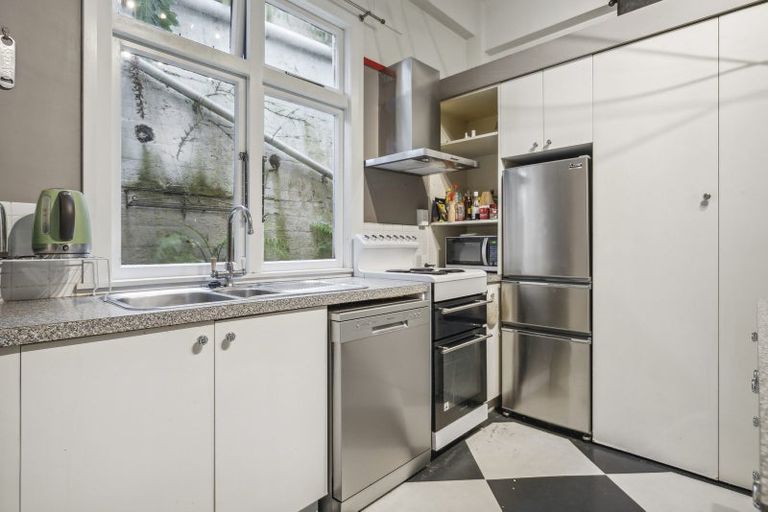 Photo of property in 1/24b Clifton Terrace, Kelburn, Wellington, 6012