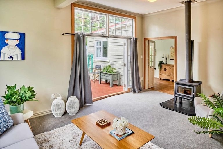 Photo of property in 28 Thornley Street, Titahi Bay, Porirua, 5022