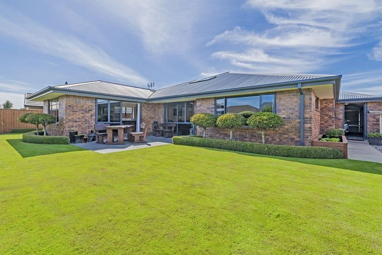 Photo of property in 16 Globe Bay Drive, Templeton, Christchurch, 8042